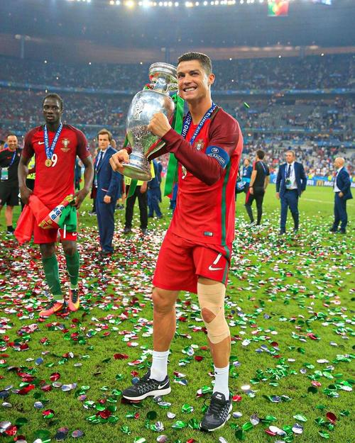 高开低走！利物浦近9轮仅取7分，与赛季初对比明显（强势开局难延续！利物浦近9轮仅得7分，与赛季初形成鲜明反差）