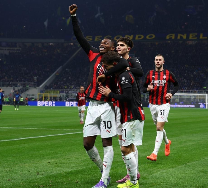 西媒：孔德疑似肌肉拉伤提前离场，或无法赶上西班牙超级杯（西媒：孔德疑遭肌肉伤势提前退场，恐无缘西超杯）