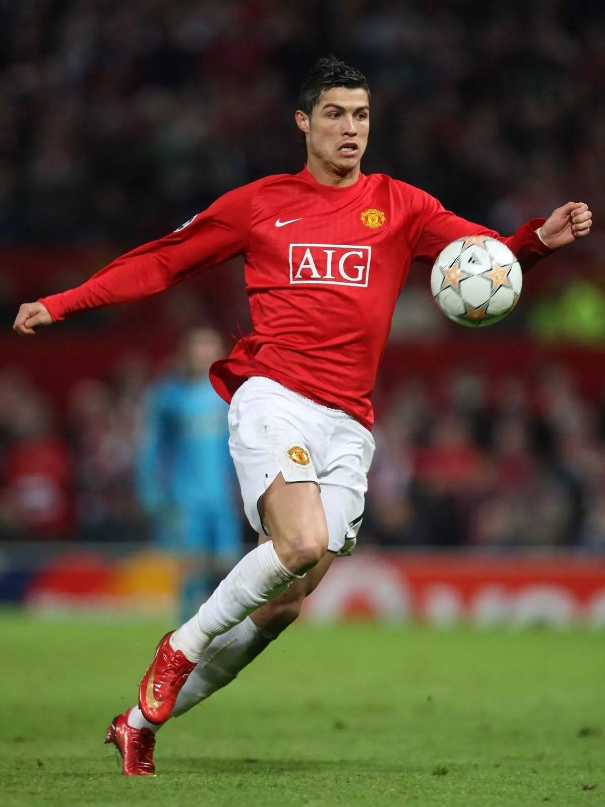 首发出战圣保利！诺伊尔追平伊梅尔并列德甲门将出场榜次席